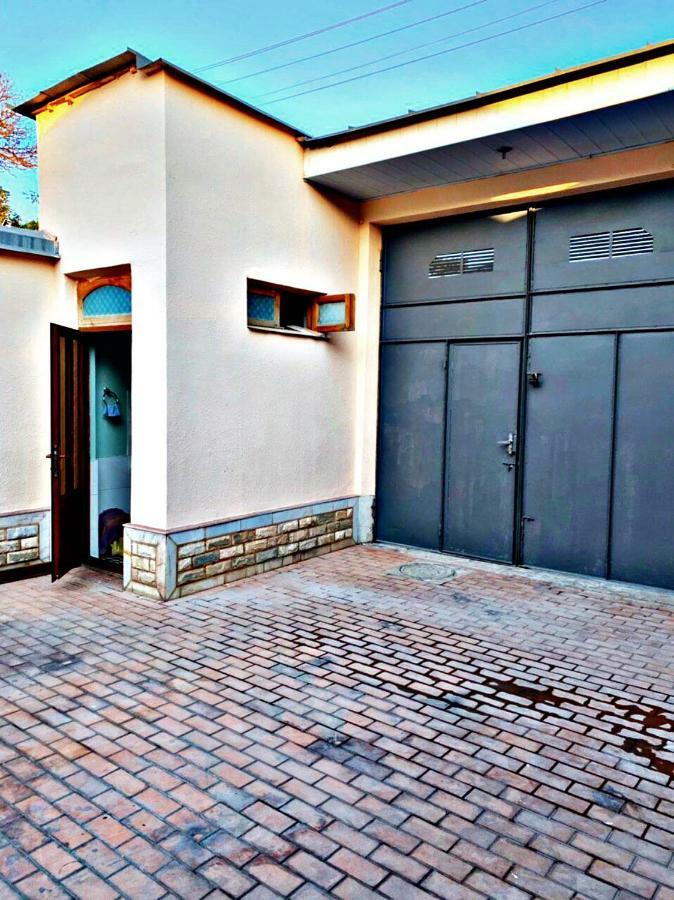 Hostel Imona Samarkand Exterior photo